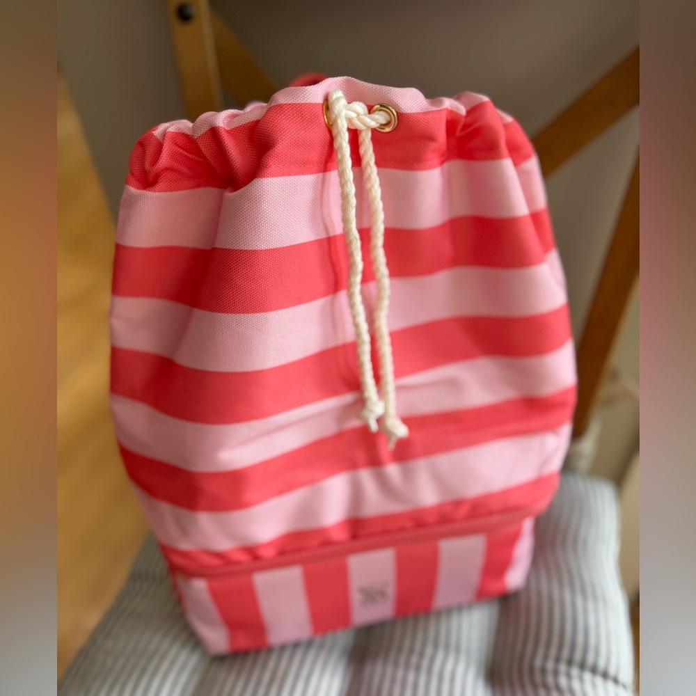 Victoria’s Secret Pink Coral Striped Drawstring Cooler Backpack NEW - Picture 3 of 14